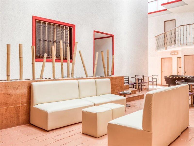 Capital O Hotel Valencia بويبلا المظهر الخارجي الصورة