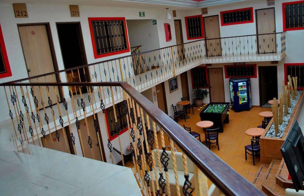 Capital O Hotel Valencia بويبلا المظهر الخارجي الصورة